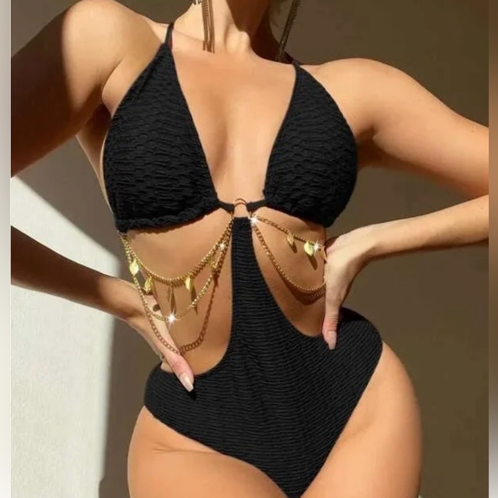 Women’s Chain Linked Cut Out Halter One Piece Swimsuit